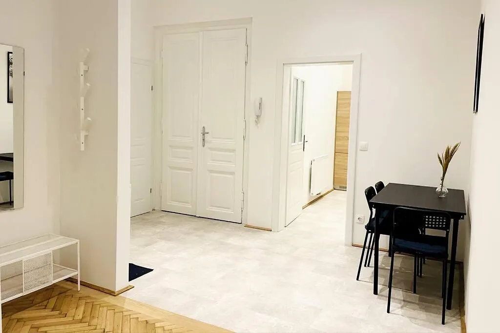 City-Center-Apartment Hip Area, Big & New Wien 0*,